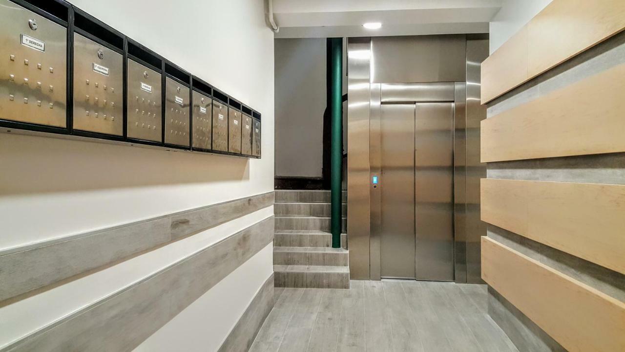 At Compania 100 M2 2 Wc Apartment *