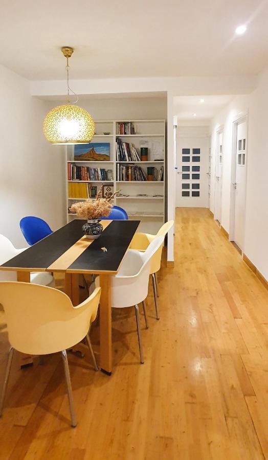 At Compania 100 M2 2 Wc Apartment