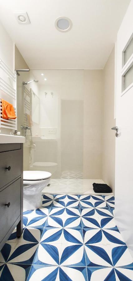 At Compania 100 M2 2 Wc Apartment